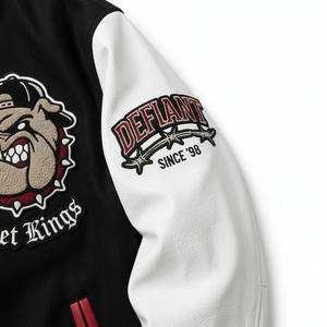 Chaqueta Varsity para Hombre Street Legends, Diseño de Bloques de Color Rojo y Negro, Parches Bordados, Chaqueta Bomber Estilo Urbano - Product Image 4