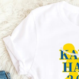 เสื้อยืดแฟชั่นสีดำพิมพ์ลายผ้าฝ้ายสำหรับผู้หญิง แขนสั้น คอกลม ลายกราฟิก สไตล์ลำลอง พร้อมข้อความว่าด้วยการลงคะแนนเลือกตัวแทน  รับผลิตตามสั่ง ขายส่ง - Product Image 2