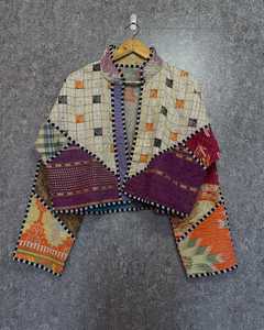 Chaqueta Kantha Acolchada Hecha a Mano, Chaqueta Corta de Algodón para Mujer, Chaqueta Corta Boho Reversible para Otoño e Invierno - Product Image 1