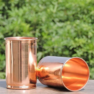 Auténtico vaso de agua de cobre indio con diseño sin costuras y alto brillo hecho para uso diario o rituales culturales - Product Image 2