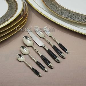 Juego de cubiertos de resina moderna de lujo para bodas y juego de cubiertos de acero inoxidable para regalo de negocios juego de cubiertos con mango de resina - Product Image 2