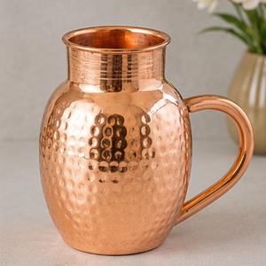 Pichet en cuivre martelé artisanal Antique Creations - Carafe de table isolée de luxe de style amphore vintage, lisse et évasée - Product Image 5