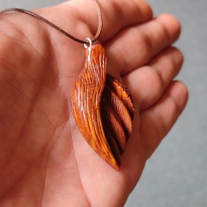 Collier en bois au design tendance et au style chic, finition lisse, prix usine en gros - Product Image 3