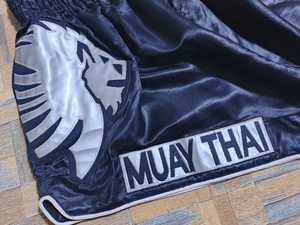 กางเกงมวยไทยคลาสสิก ผ้าเนื้อนุ่ม ระบายอากาศได้ดี เป็นมิตรกับสิ่งแวดล้อม แห้งเร็ว ทนทาน ทรงสปอร์ต เอวยางยืด - Product Image 2