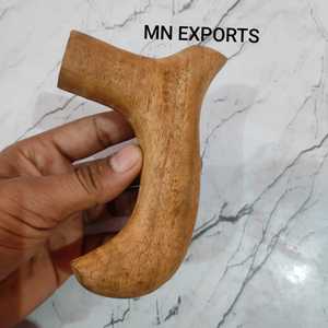 Bastón de Madera Ecológico Pulido a Mano con Mango de Latón, Artículo Artesanal Natural - Product Image 3