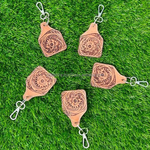 Porte-clés en cuir taillé sculpté à la main Porte-clés en cuir de forme exotique mignon Accessoires en cuir taillé Porte-clés mignons pour unisexe - Product Image 2