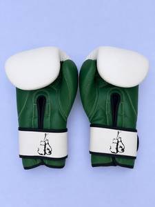 Gants de boxe légers et respirants HARRY JOHNSON PROD en cuir vert et blanc avec fermeture réglable pour l'entraînement des adultes - Product Image 4