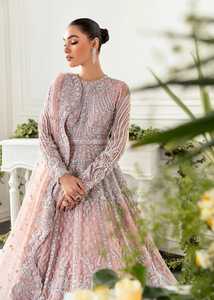 Vestido de Novia de Gasa con Cuello Alto y Manga Larga, Bordado, Estilo Clásico, Color Caramelo, con Cola Larga - Product Image 3