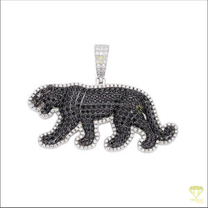 Pendentif panthère fait main avec design animal incrusté de diamants et pierres de moissanite VVS - Product Image 6