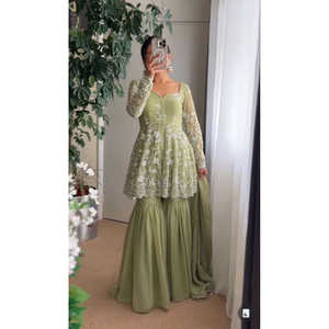 Fancy Stitched Work Top Sharara Jumpsuit con Dupatta para ocasiones especiales para fiestas y eventos - Product Image 1