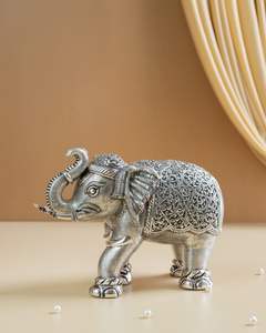Figurine d'éléphant en aluminium, design raffiné, objet décoratif pour salon, bureau et vitrine - Product Image 4