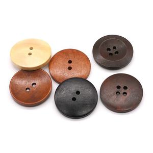 Botones de madera más vendidos y populares, utilizados para prendas de punto, chaquetas y abrigos de invierno, ya que su textura natural se adapta perfectamente. - Product Image 5