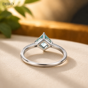 Bague de fiançailles en diamant bleu en forme de princesse, bague en moissanite plaquée or blanc pour femme, cadeau d'anniversaire - Product Image 4