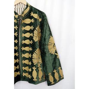 Veste d'hiver pour femme en velours faite à la main avec motif floral, col rond, manches longues, broderie, coque 100% coton - Product Image 1