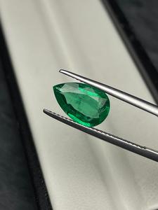 Piedra Preciosa Suelta de Esmeralda Verde Natural, Corte Pera, para Joyería - Product Image 1