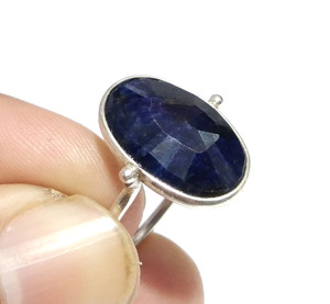 Bague en saphir bleu naturel, argent sterling 925, faite à la main, style bohème, forme ovale, certifiée par une tierce partie, bague statement - Product Image 1