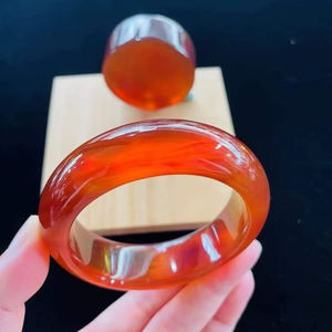 Bracelets classiques rétro en résine acrylique et lucite, style exagéré, collection automne-hiver, haut de gamme transfrontalier Europe-Amérique - Product Image 1