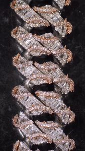 Chaîne cubaine en argent 925 sertie de diamants Moissanite VVS, collier Hip Hop de luxe pour homme, idéal pour les soirées. - Product Image 3