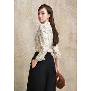 Blusa Elegante y Femenina con Estampado Floral, Manga Larga, Casual, para Oficina, con Botones al Frente, Verano, Marca SUNNY, para Mujer, Vietnam - Product Image 3