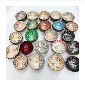 Coquille de noix de coco naturelle avec nacre, artisanat décoratif fait main, fournisseur en gros, export Vietnam - Product Image 1