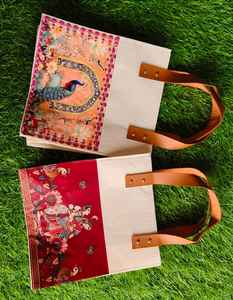 Sac cadeau pour femme avec motif de paon dessiné à la main, écologique, décoration d'intérieur, tissu polyester rectangulaire, utilisation au bureau, à l'université, vente en gros OEM - Product Image 1