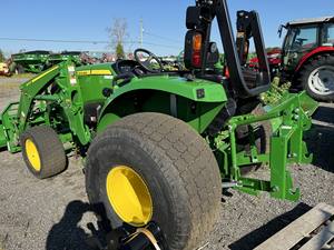 Tracteur John Deere 4044R d'origine en gros, machine agricole 4WD avec moteur puissant et composants durables, prix réduit - Product Image 2