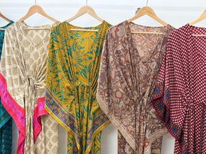 Vestido Kaftán de Seda Estilo Vintage, Largo y Floral, para la Playa - Product Image 6