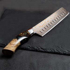 Cuchillo de chef de acero de Damasco con filo serrado, mango de madera y espiga completa para uso culinario - Product Image 5