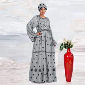 Caftán de Rayón con Estampado Botánico Intrincado, Manga Ancha, Cintura Estructurada y Elegante Silueta Larga hasta el Suelo - Product Image 1