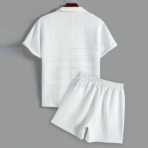 Conjunto de pantalones cortos de alto rendimiento para hombre, diseñados para brindar comodidad, flexibilidad y transpirabilidad durante el gimnasio, la carrera o el uso casual. - Product Image 2