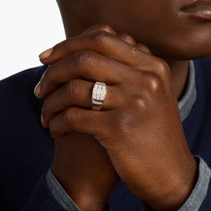 Bague de luxe pour homme en platine plaquée, sertie de trois rangées de diamants naturels ronds taille brillant - Product Image 2