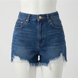 Shorts en jean pour femmes à la mode, longueur courte régulière avec deux poches latérales personnalisées, style décontracté tendance pour l'été - Product Image 1