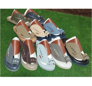 Zapatos Árabes Clásicos 2026, Sandalias Árabes de Cuero Sintético Duradero, Antideslizantes, con Suela Suave de PU, Pantuflas Saudíes Perfectas para Uso Casual - Product Image 5