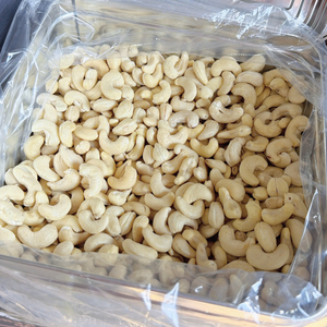 Trusted Supplier Kaju Badam SANTIGO Cashew Nuts Cheap Bulk Cashew Kaju Nuts - Product Image 2
