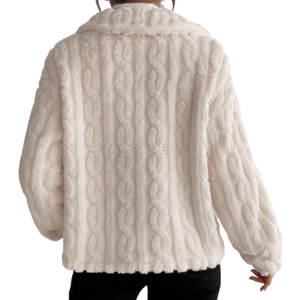 Veste en fourrure d'hiver personnalisée en peluche douce, confort premium, texture lisse, légère, écologique, sensation de chaleur, facile à porter - Product Image 3