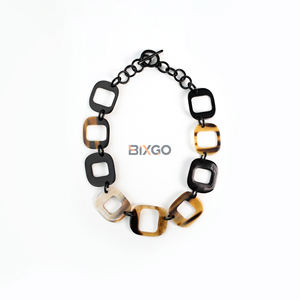 Collar de Cuerno de Búfalo con Eslabones Cuadrados Hecho a Mano, Joyería de Cadena Orgánica de Lujo, Unisex, Sostenible, Étnica, Moderna, Regalo de Moda - Product Image 1