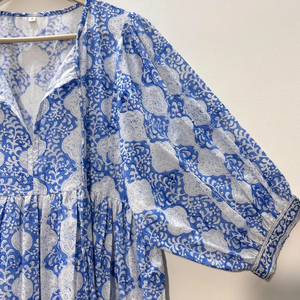 Blusa Floral con Estampado Artesanal, Hecha a Mano, Ecológica, de Algodón, Cuello en V, Manga 3/4, con Volantes de Encaje, Lavable, Estilo Chinoiserie - Product Image 3