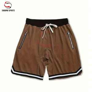 Shorts de sport vintage personnalisés avec logo pour homme – Double couche en maille pour le basketball et le streetwear - Product Image 4