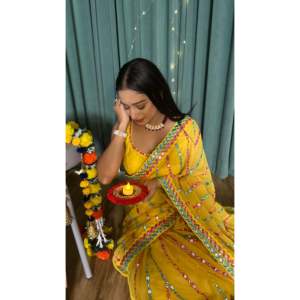 Hermoso Sari Amarillo con Hilo y Espejo de Papel para Fiestas, Talla M, Marca FB de Party Supplies - Product Image 3