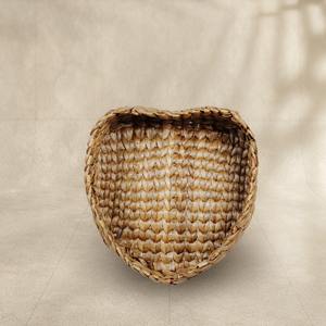 Panier en jacinthe d'eau en forme de cœur avec couvercle, panier de rangement fait main, vente en gros, écologique, fabriqué au Vietnam - Product Image 5