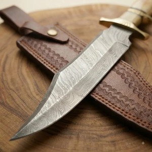 Cuchillo de Caza Bowie de Acero de Damasco con Hoja de Punta Clip y Funda de Cuero, Hecho a Mano, Hoja Fija, Supervivencia al Aire Libre, OEM Disponible - Product Image 4