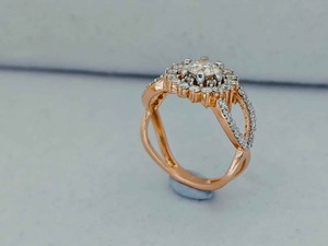 Bague florale plaquée or rose la plus vendue avec zircons cubiques étincelants pour tenue de mariée et mariage - Product Image 2