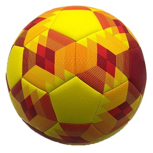Ballon de match professionnel avec une construction équilibrée pour des passes et des tirs précis - Product Image 3