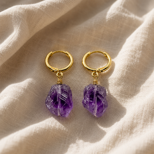 Boucles d'oreilles créoles en améthyste brute, pierre naturelle en pépites, bijoux minimalistes bohèmes en cristal, argent sterling 925, or et argent - Product Image 1