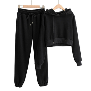 Ensemble de survêtement personnalisé avec logo pour femmes, ensemble de jogging, haut court, ensemble d'entraînement, pantalon en molleton, ensemble 2 pièces - Product Image 4