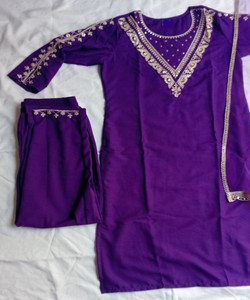 Ensemble haut et bas en coton brodé fantaisie avec dupatta, tenue de fête, prix de gros, vêtement ethnique, violet - Product Image 2