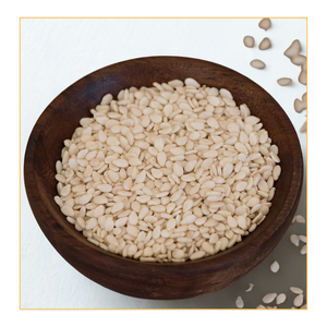 Graines de sésame blanches naturelles, humidité 5% max, taille uniforme, nettoyées à la machine, qualité alimentaire, certifiées FSSAI, emballage en vrac pour les industries alimentaires - Product Image 1