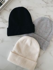 Bonnet en peluche style coréen anti-âge, élastique, chaud, protection des oreilles, tricot doux, pour grandes têtes, en coton polaire - Product Image 2