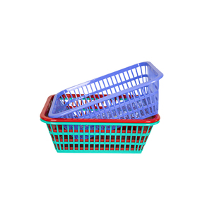 Panier de passoire rectangulaire en plastique durable pour usage domestique pour stocker les légumes, les fruits et divers aliments dans la cuisine - Product Image 4