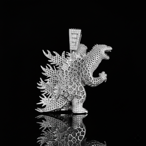 Colgante Personalizado Rey de Monstruos Kaiju con Incrustaciones de Diamantes, Hecho a Mano en Oro Blanco 925 con Detalles de Micro Pavé y Adornos Elaborados - Product Image 2